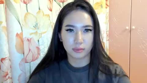 Snapshot of amina_artin chatting on October 14, 12:17 pm Amina online show from October 14, 12:17 pm