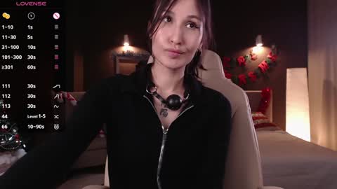 Camilla online show from December 19, 12:45 pm