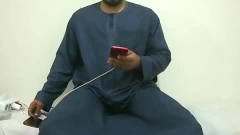 Amir online show from May 11, 1:28 pm