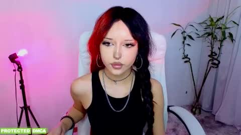 Snapshot of amiraaa__ chatting on February 24, 11:41 am online show from February 24, 11:41 am