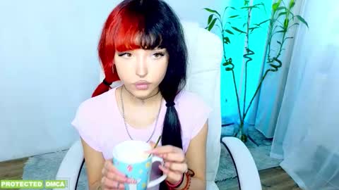 Snapshot of amiraaa__ chatting on March 3, 11:16 am online show from March 3, 11:16 am