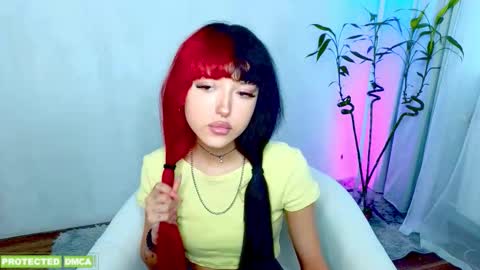 Snapshot of amiraaa__ chatting on March 4, 12:55 pm online show from March 4, 12:55 pm