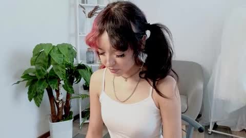 Snapshot of amiraaa__ chatting on March 14, 11:26 am online show from March 14, 11:26 am