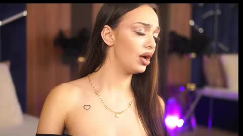 Amiraveyl online show from September 24, 8:45 pm