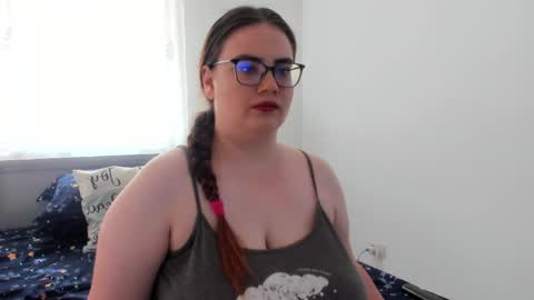 Amira Vyxen online show from May 19, 6:31 am