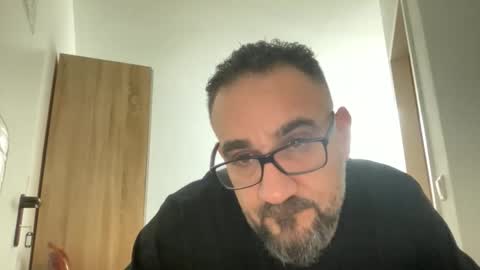 Snapshot of amirsds3298129 chatting on February 10, 7:07 pm amirsds3298129 online show from February 10, 7:07 pm