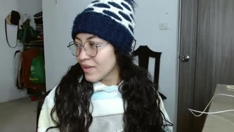 Snapshot of amitlu_ chatting on December 3, 11:01 am amitlu_ online show from December 3, 11:01 am