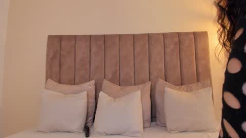 Amber online show from February 17, 5:30 pm