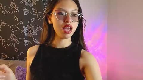 Snapshot of ammeliejoy chatting on February 19, 11:23 pm Ammelie online show from February 19, 11:23 pm