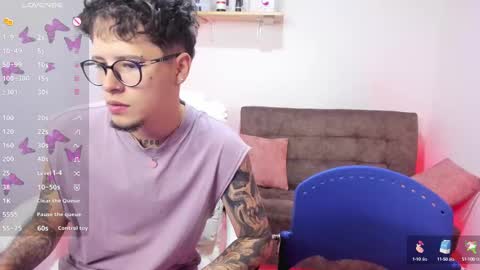 Snapshot of ammy_n_tyler chatting on December 5, 9:06 am ammy and thyler online show from December 5, 9:06 am