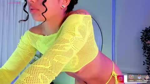 Snapshot of ammy_nova chatting on October 23, 8:07 pm Ammy Nova online show from October 23, 8:07 pm