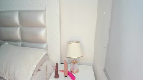 Snapshot of ammycollins28 chatting on February 12, 8:26 pm online show from February 12, 8:26 pm