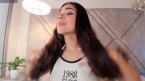 amora online show from May 19, 2:23 pm