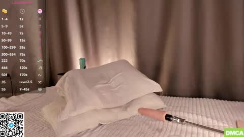 amoraeverett online show from February 13, 6:20 am