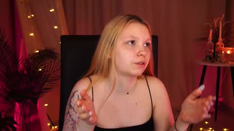 Snapshot of amore_tessa chatting on February 21, 1:00 pm Tessa online show from February 21, 1:00 pm