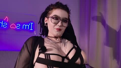 amore online show from May 19, 1:00 am
