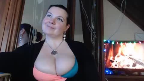 amorelara online show from December 14, 10:56 am