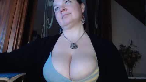 amorelara online show from February 1, 1:51 pm