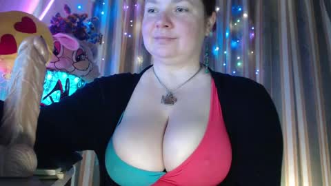 amorelara online show from May 14, 7:04 am