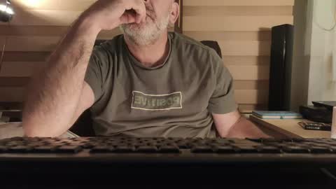 Snapshot of amorlin chatting on April 3, 7:23 pm AmorLin online show from April 3, 7:23 pm