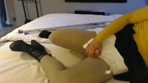 Snapshot of amputee_trans chatting on March 9, 10:08 am amputee_trans online show from March 9, 10:08 am