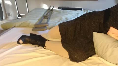 Snapshot of amputee_trans chatting on April 6, 6:58 am amputee_trans online show from April 6, 6:58 am