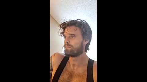 Snapshot of amputeeadventurer chatting on January 11, 3:17 pm amputeeadventurer online show from January 11, 3:17 pm