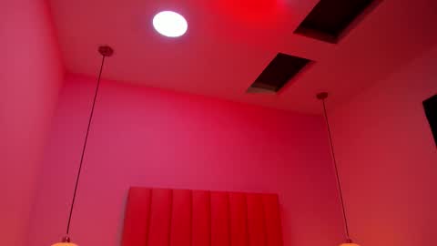 Aleja   online show from November 30, 7:07 pm