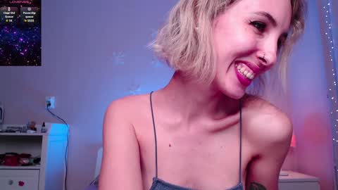 Snapshot of amy_glorious chatting on January 28, 3:25 pm Amy online show from January 28, 3:25 pm
