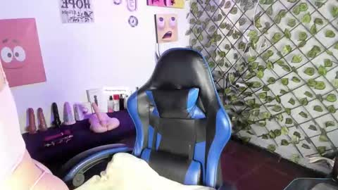 Amy Hoy69 online show from March 1, 2:13 am