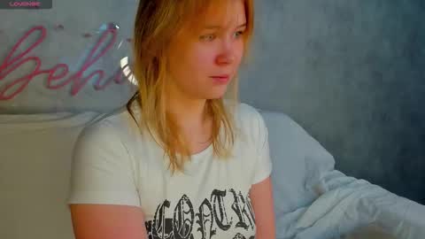 Amy online show from September 18, 12:01 am