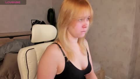 Amy online show from October 14, 12:00 am