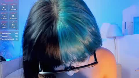 Hello I am Allison Welcome to my room and let is  have a good time together whith me online show from November 20, 9:14 pm