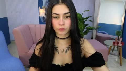 Snapshot of amy_lovelydoll chatting on April 2, 8:28 pm Amy online show from April 2, 8:28 pm