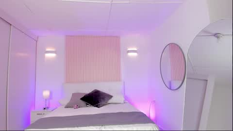 Emily online show from December 24, 2:12 pm