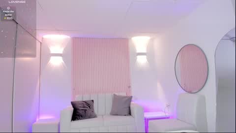 Emily online show from February 3, 2:02 pm