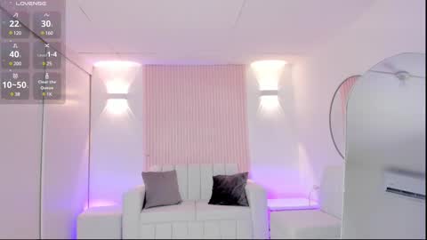 Emily online show from February 25, 3:38 pm