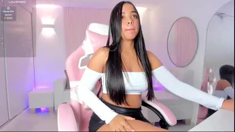 Emily online show from February 26, 6:43 pm