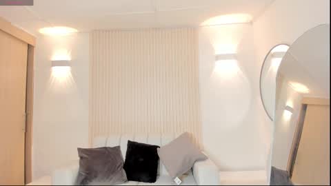 Emily online show from September 17, 2:52 pm