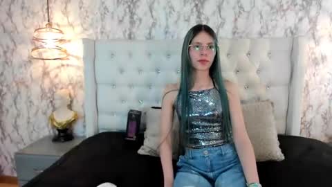 Snapshot of amy_michiru chatting on October 22, 6:51 pm amy_michiru online show from October 22, 6:51 pm