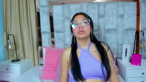 Emy Noa  online show from May 19, 1:00 am