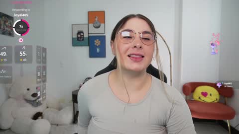 Snapshot of amy_ross1 chatting on December 3, 5:12 pm Daniela M online show from December 3, 5:12 pm