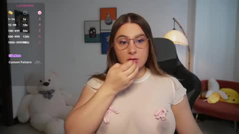 Snapshot of amy_ross1 chatting on February 23, 6:12 pm Daniela M online show from February 23, 6:12 pm