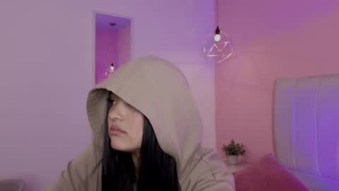 Snapshot of amy_saenz_ chatting on September 13, 9:42 am amy_saenz_ online show from September 13, 9:42 am