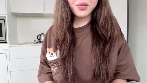 girl next door named Amy online show from March 1, 8:27 am