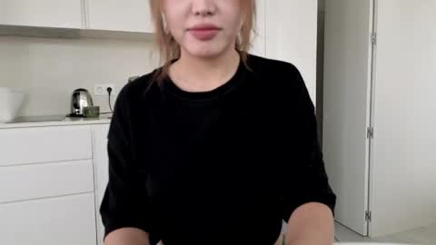 girl next door named Amy online show from May 2, 3:50 pm