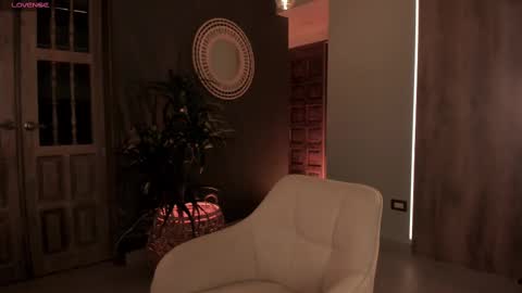 Amy Armstrong online show from February 28, 12:10 am