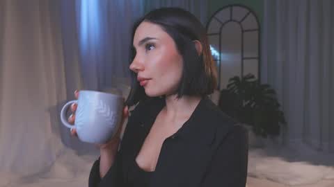 Snapshot of amyarmstrong chatting on April 1, 10:29 pm Amy Armstrong online show from April 1, 10:29 pm