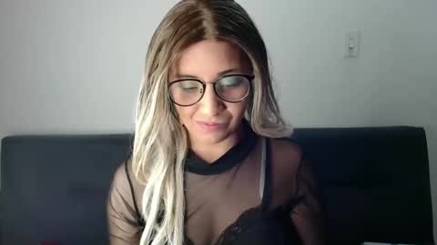 Snapshot of amycosplay99 chatting on January 31, 1:54 am amycosplay99 online show from January 31, 1:54 am