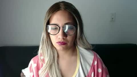 Snapshot of amycosplay99 chatting on February 3, 12:36 am amycosplay99 online show from February 3, 12:36 am